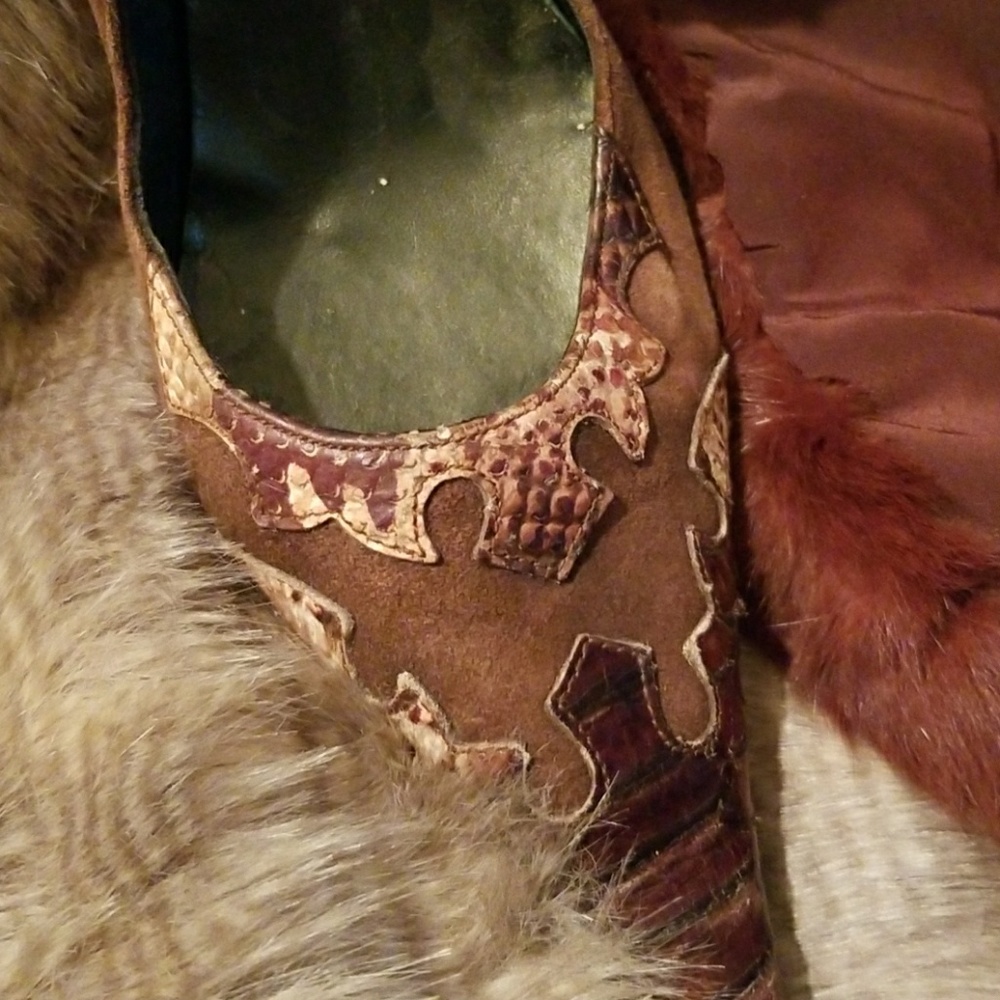 Shoes - Picture 2 of 7